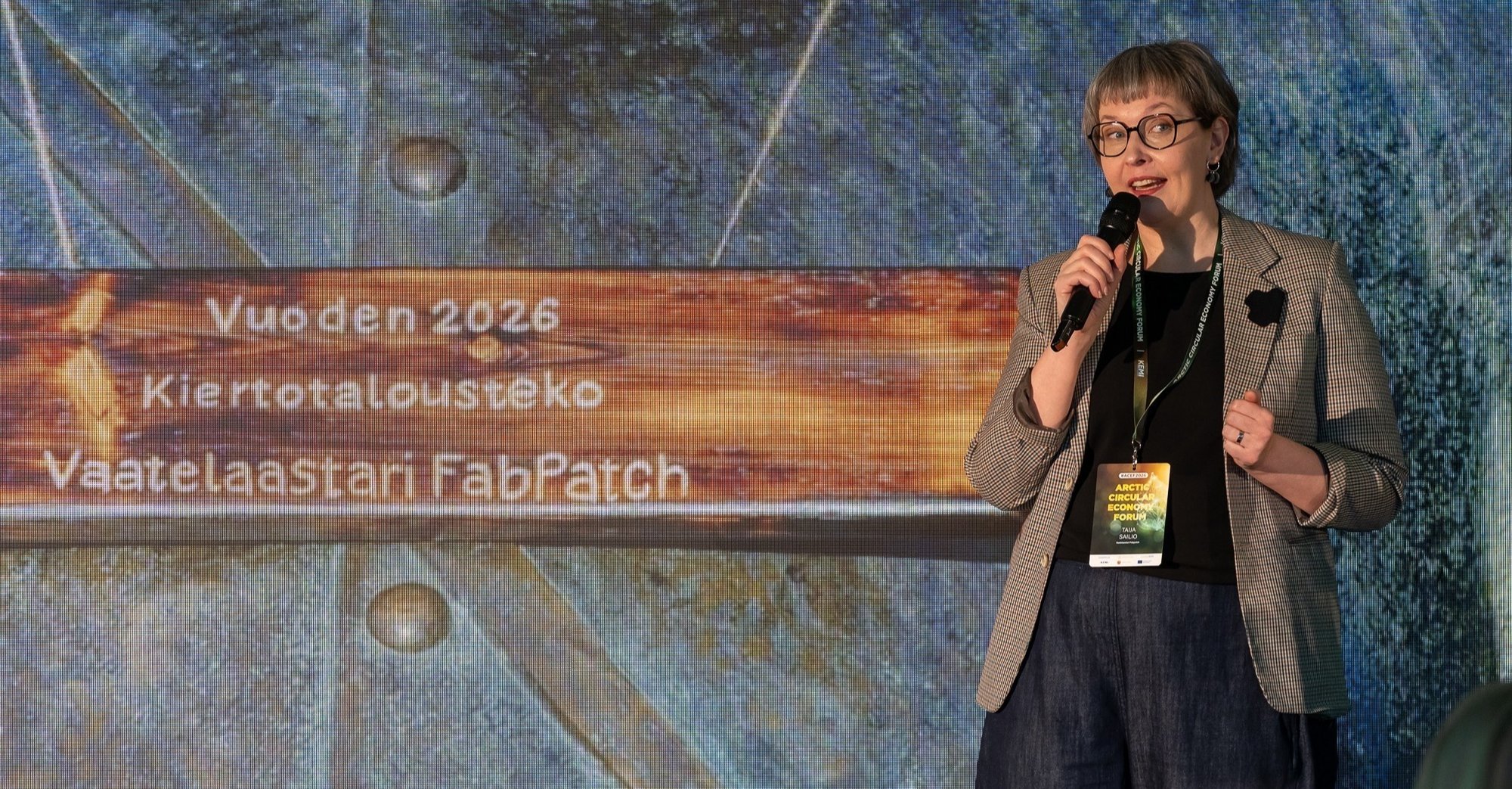 Vuoden 2026 Kiertotalousteko -palkinnon voitti Vaatelaastari FabPatch oy. Palkinnon vastaanotti ACEF2026 -forumissa toimitusjohtaja, yrityksen perustajajäsen Taija Sailio.DSC05627-1