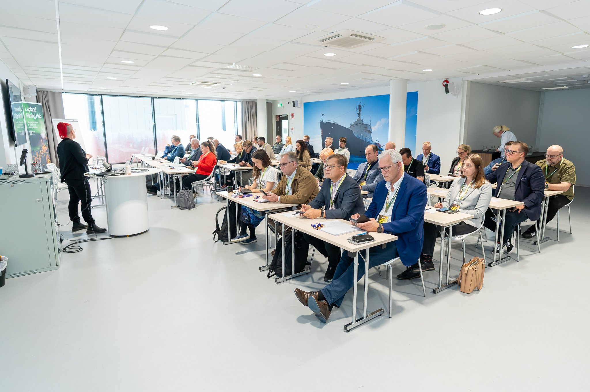 Ice Cave 1 Kemin kaivoksen sivuvirrat rahaksi, kaivosekosysteemi tukemassa Kemin kaivoksen kiertotalousratkaisuita kiinnosti ACEF2026 -forumin kävijöitä. Työpajaa veti projektipäällikkö Ida Paaso Lapland Mining Hub. Kuva Videcam.