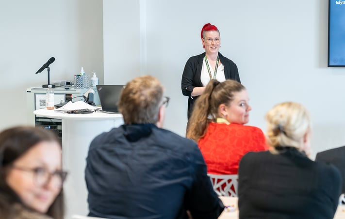 Projektipäällikkö Ida Paaso Lapland Mining Hub ACEF2026 -forumin Ice Cavessä 3.6.