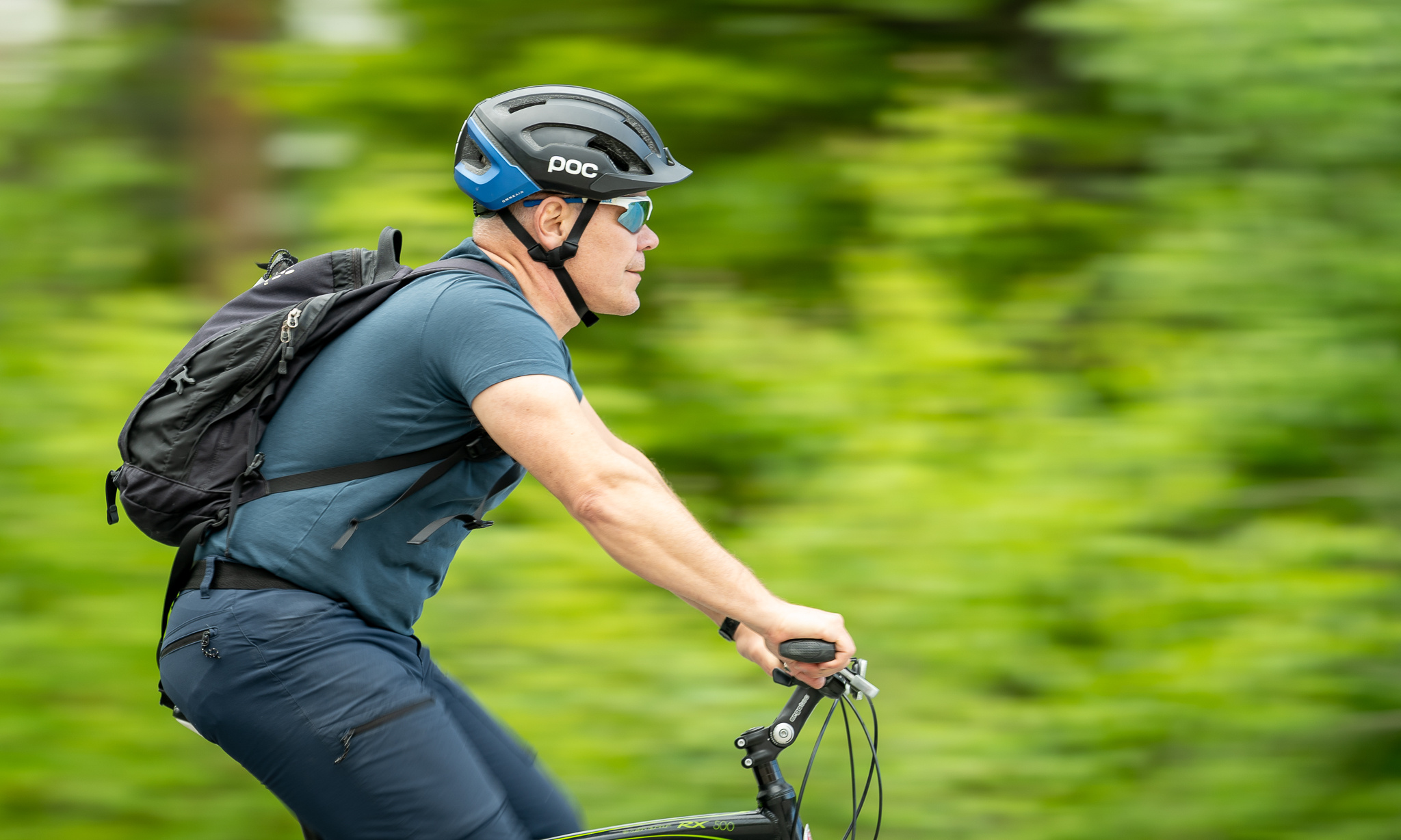 Hannu Kankaanpää pyöräilee työmatkansa Digipolis Kemin Teknologiakylään ja osallistuu nyt myös kilometrikisaan.